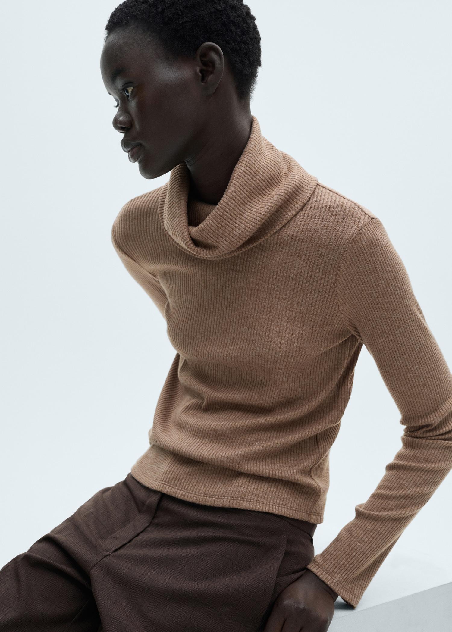 Turtle neck ribbed t-shirt - Women | MANGO USA Product Image