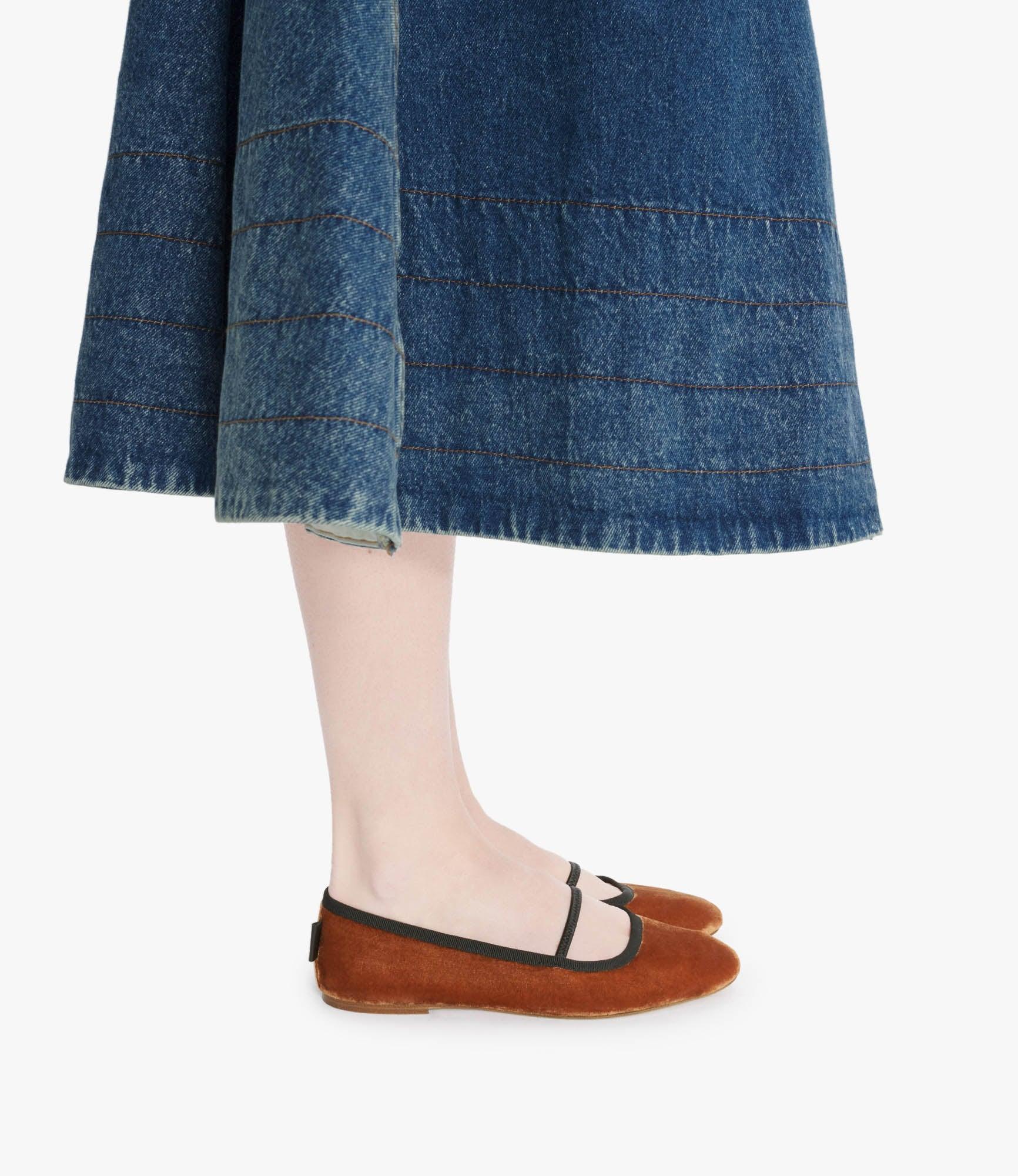 Swan ballet flats Product Image
