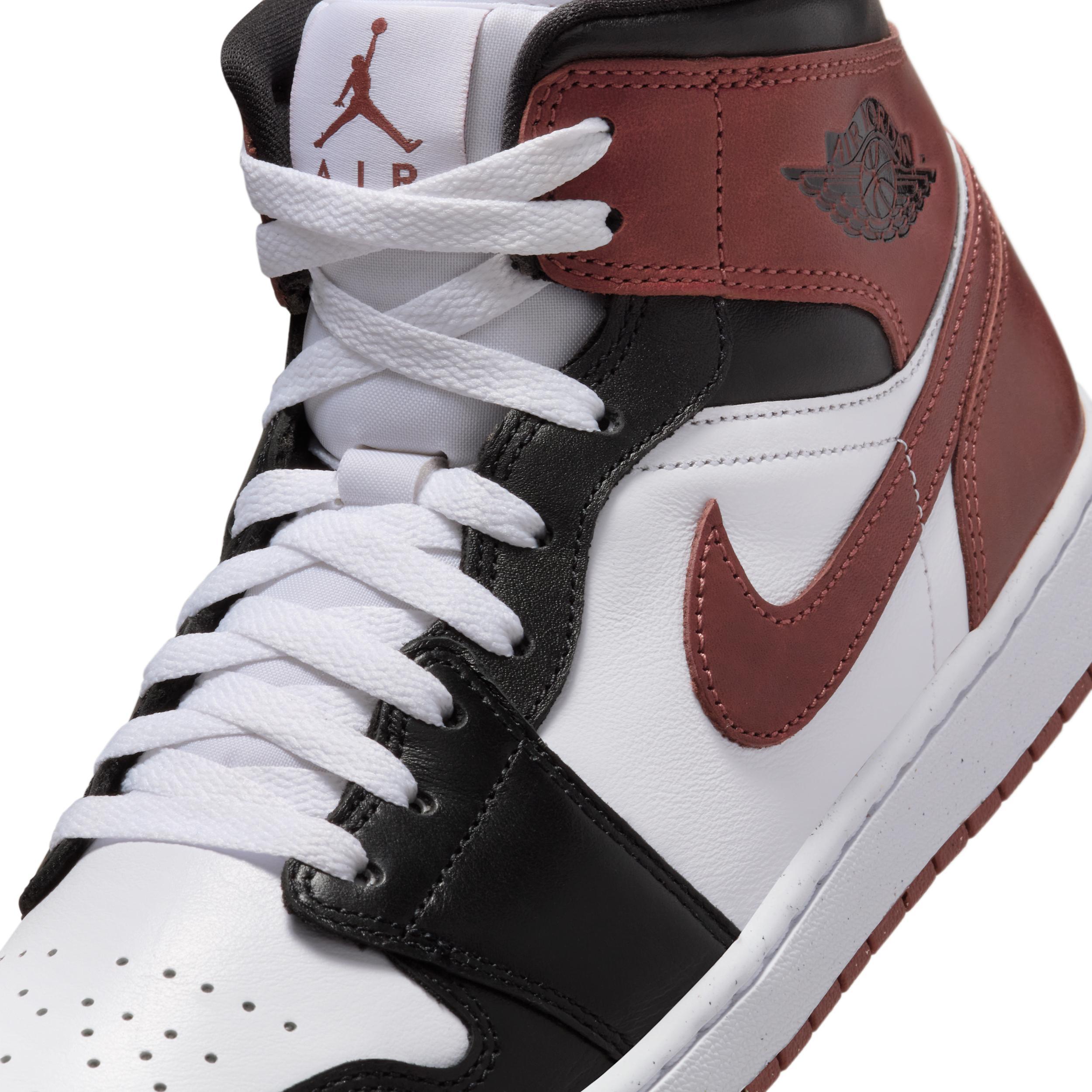 Men's Air Jordan 1 Mid SE Shoes Product Image