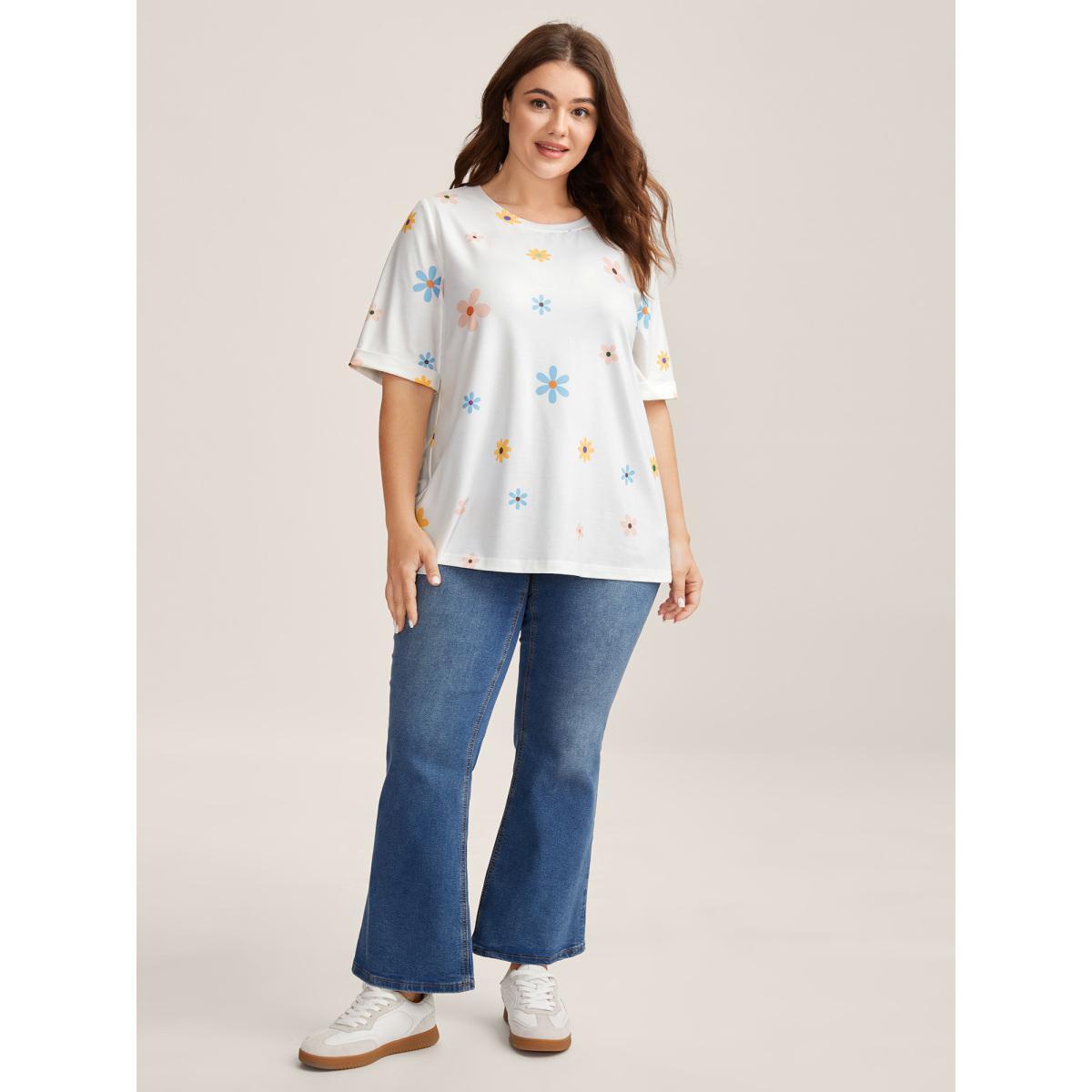 Plus Size Stretchy Floral Print Round Neck T-Shirt WhiteSmoke Women Roll Hem Round Neck Everyday-Casual T-shirts BloomChic 26/4X Product Image