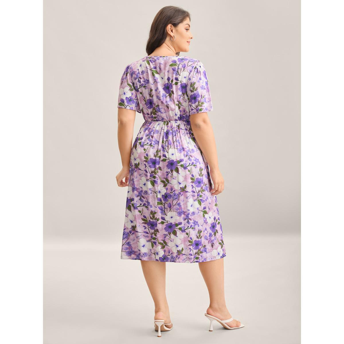 Plus Size Floral Print Ruffled Neck Pockets Midi Dress Lilac Women V-neck Short sleeve Curvy BloomChic 18-20/2X Product Image