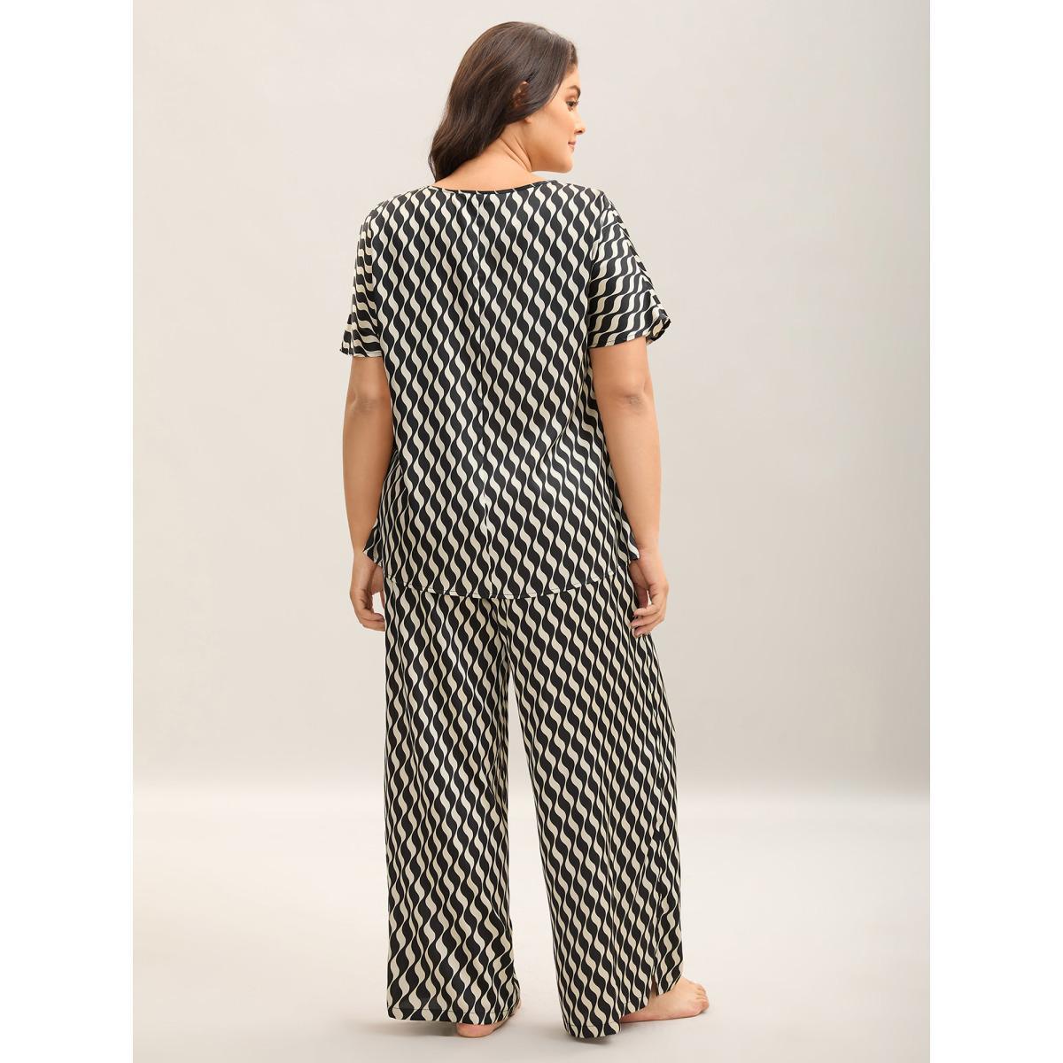 Plus Size Wavy Print Tied Slit Loungewear Set Women Black Tie knot Short sleeve Boat Neck Elegant Loungewear Sets BloomChic 28/5X Product Image