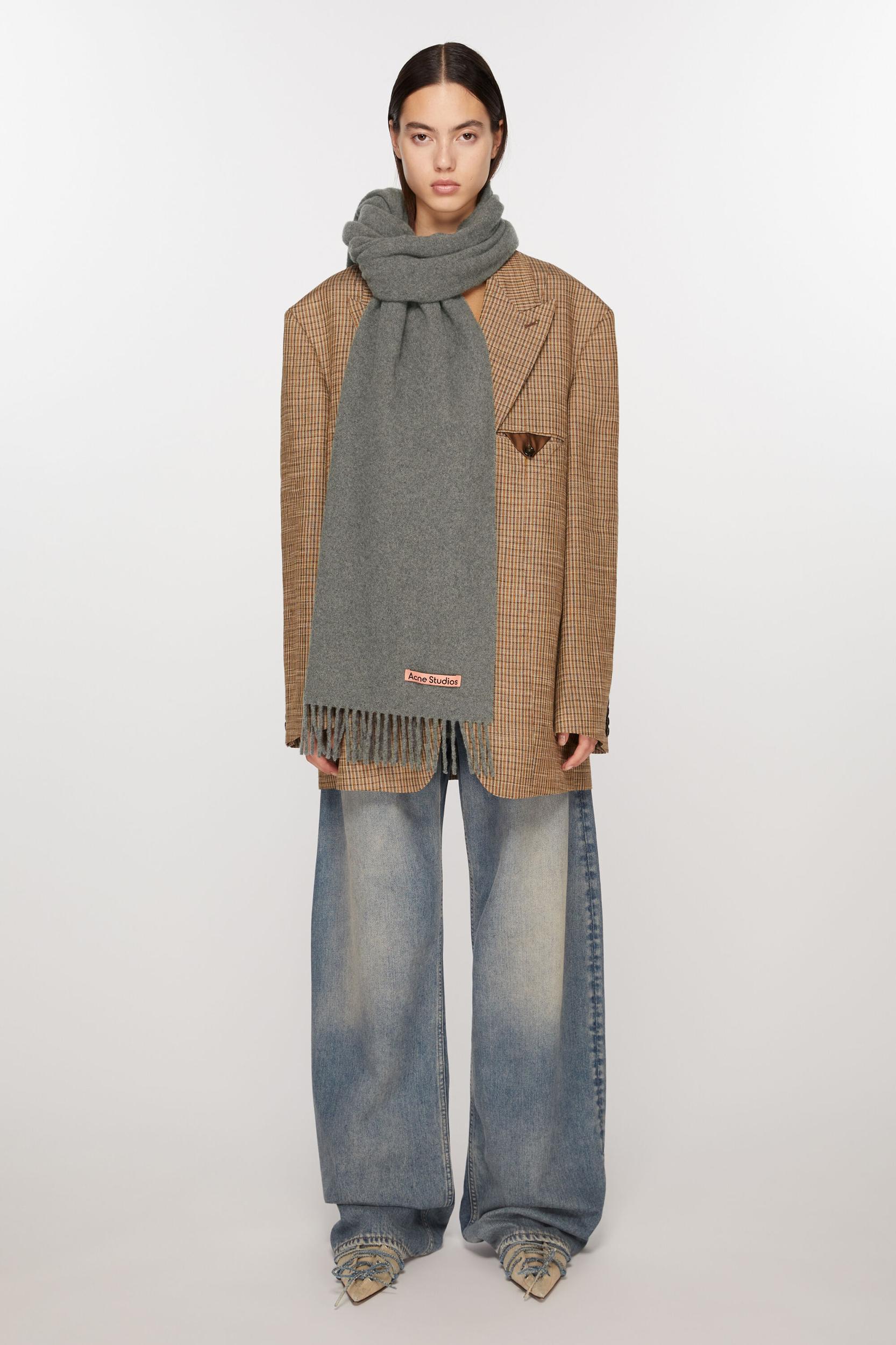 Cashmere fringe scarf - Narrow Product Image