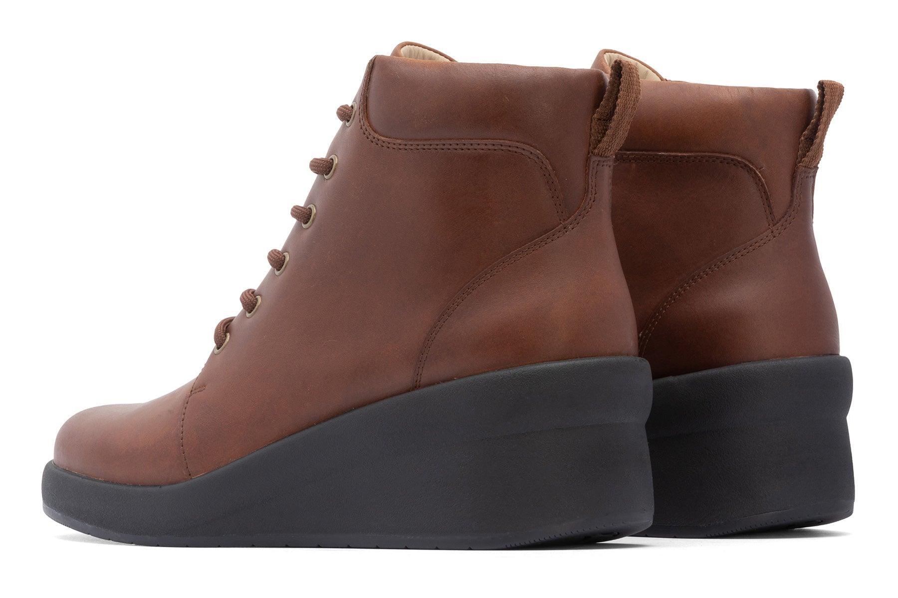Passage Lace Up Product Image