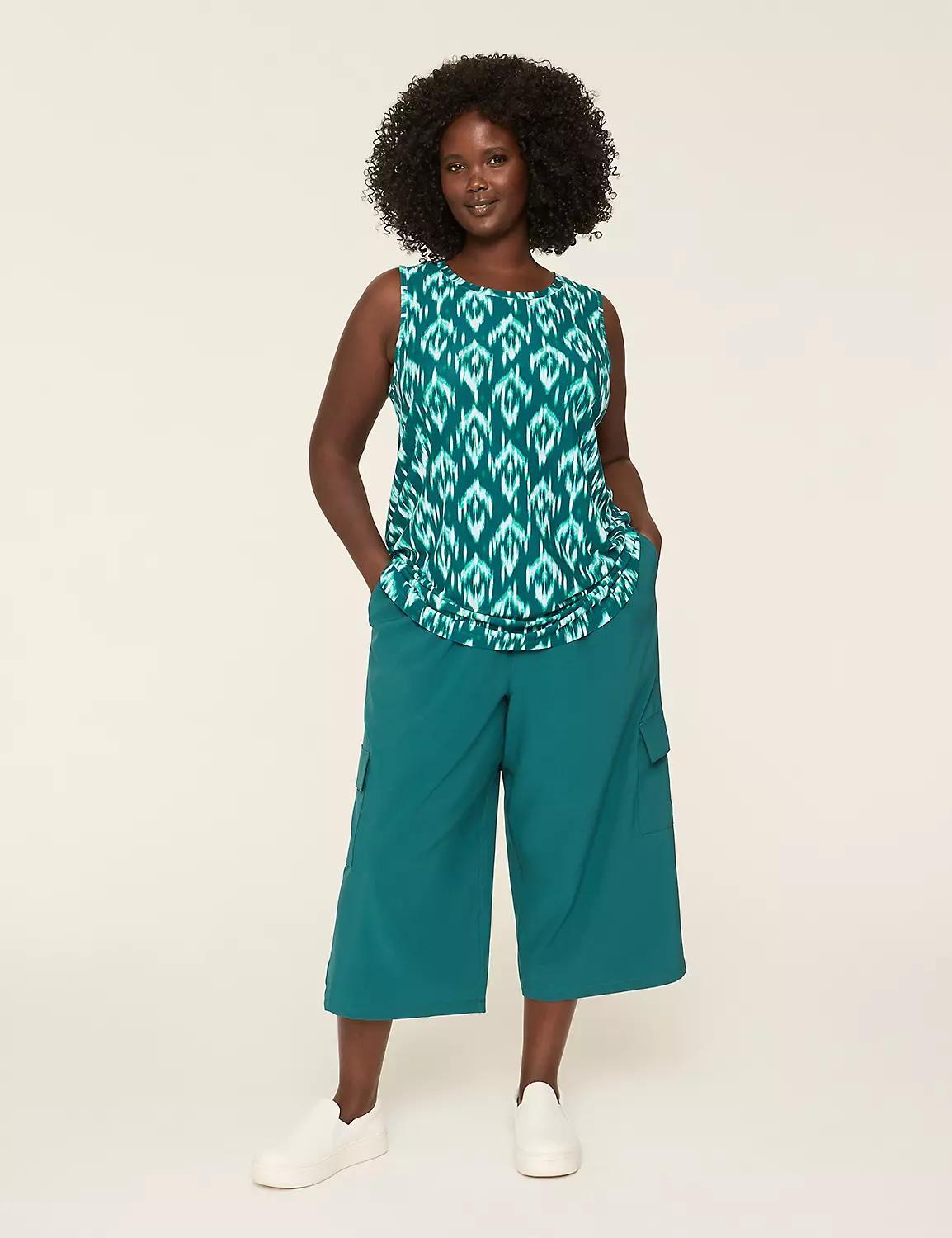 LIVI Stretch Woven Capri Cargo Pant Product Image