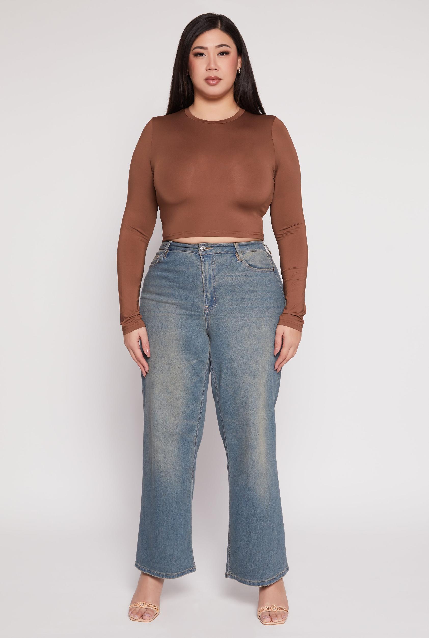 Womens Plus Size Daisy Long Sleeve Crop Top Product Image