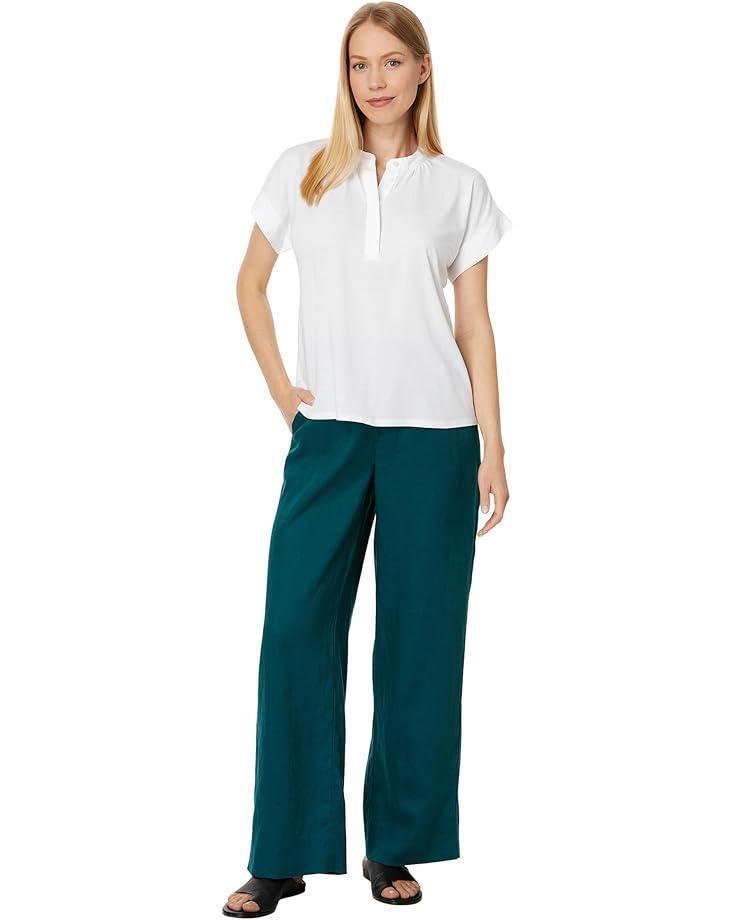 V-Neck Short Sleeve Tee Product Image