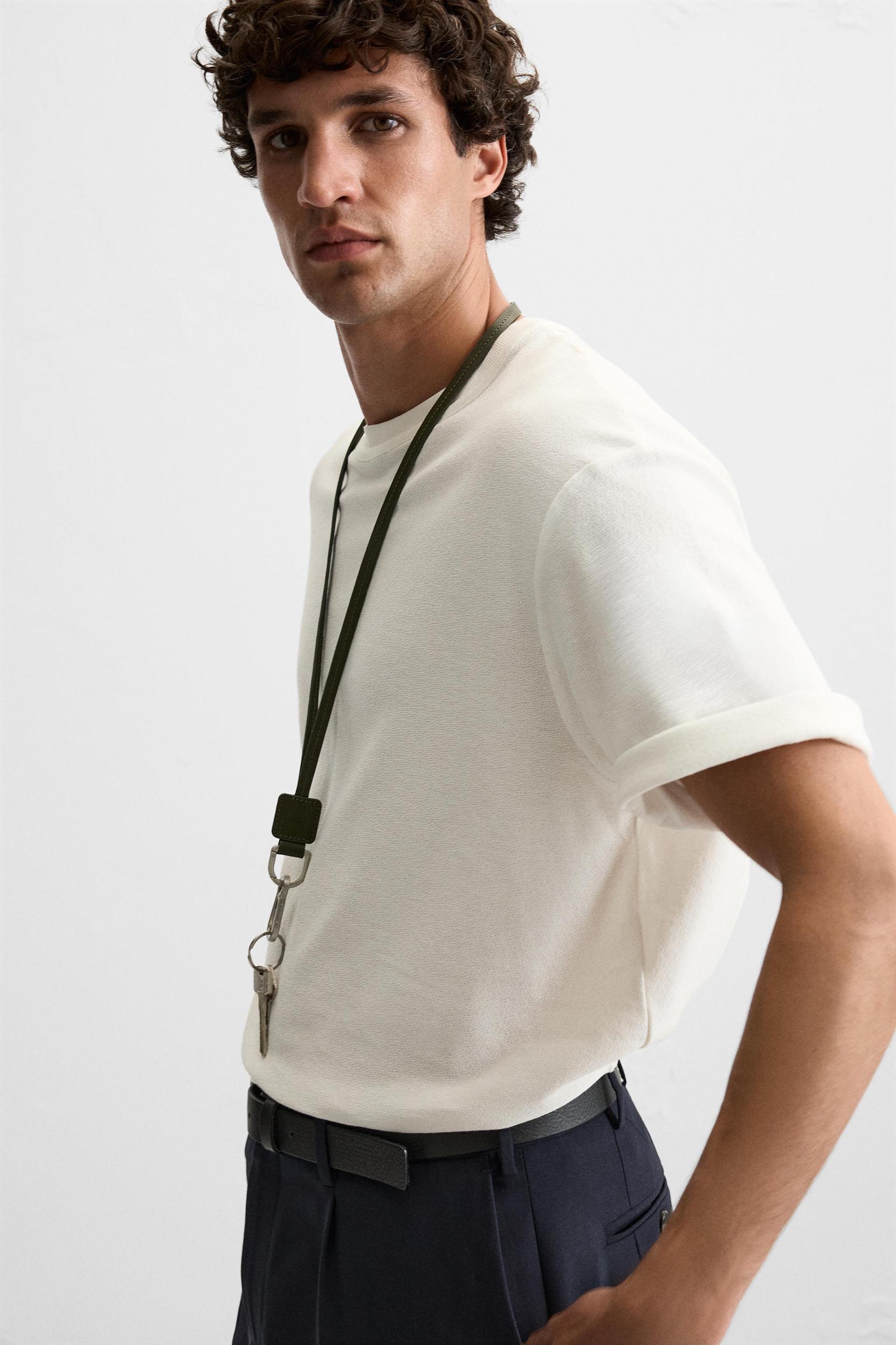 TEXTURED T-SHIRT Product Image