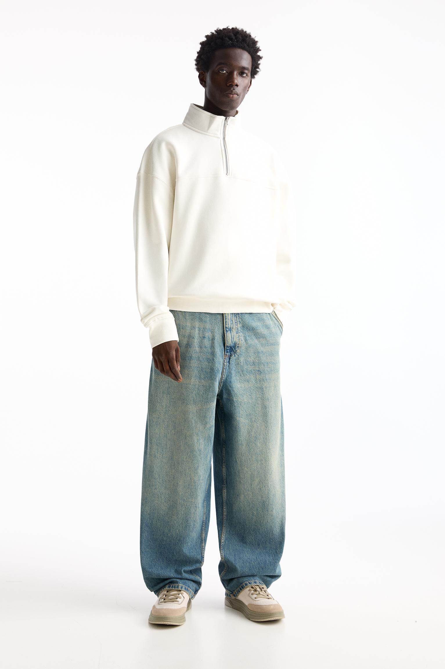Quarter-zip sweatshirt Product Image