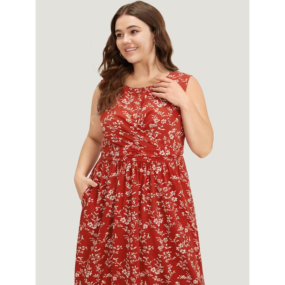 Plus Size Ditsy Floral Crossover Crew Neck Pocket Sleeveless Dress Red Women Elegant Printed Round Neck Sleeveless Curvy Midi Dress BloomChic 12/L Product Image