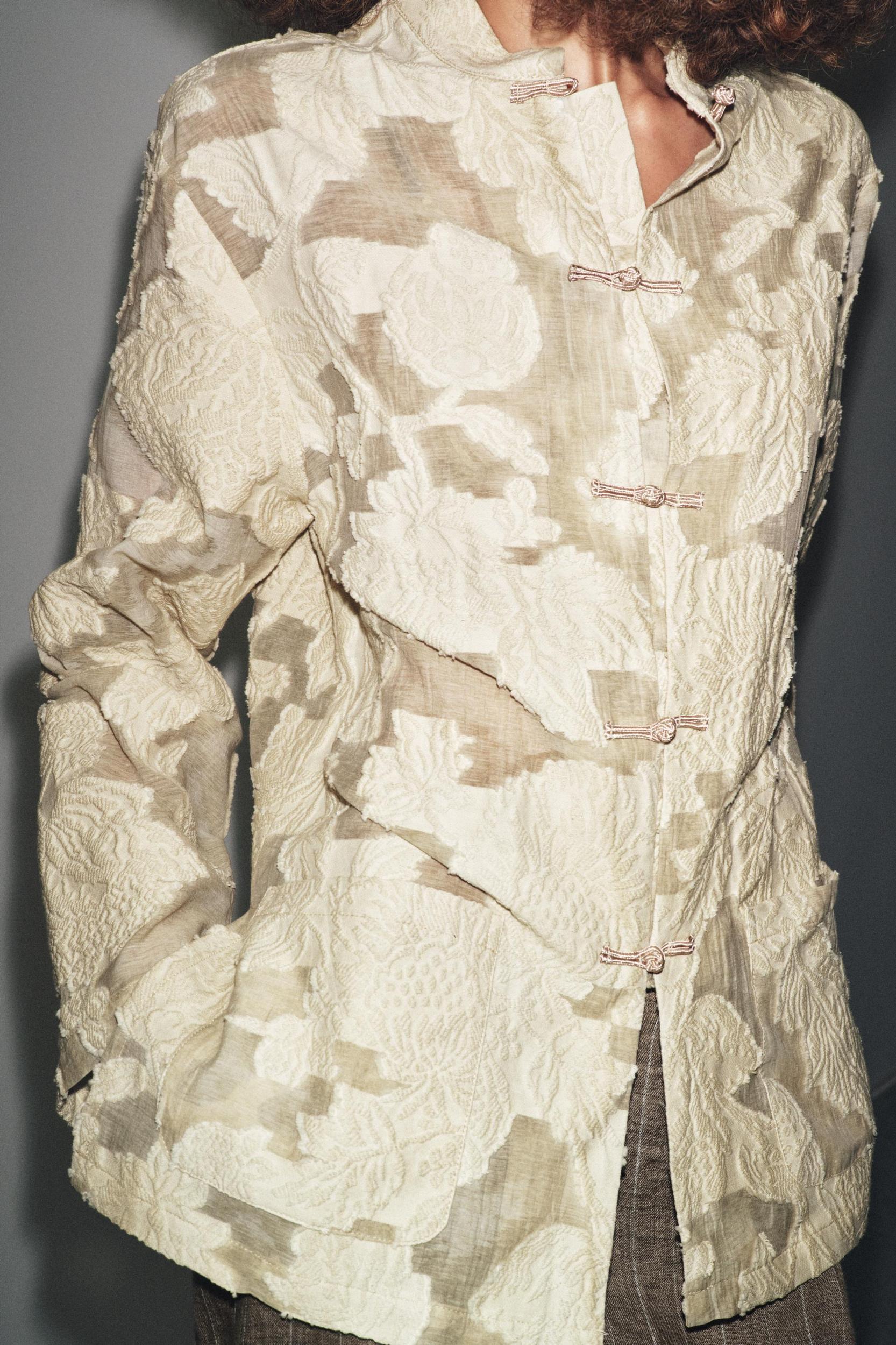 FLORAL JACQUARD KIMONO LIMITED EDITION Product Image