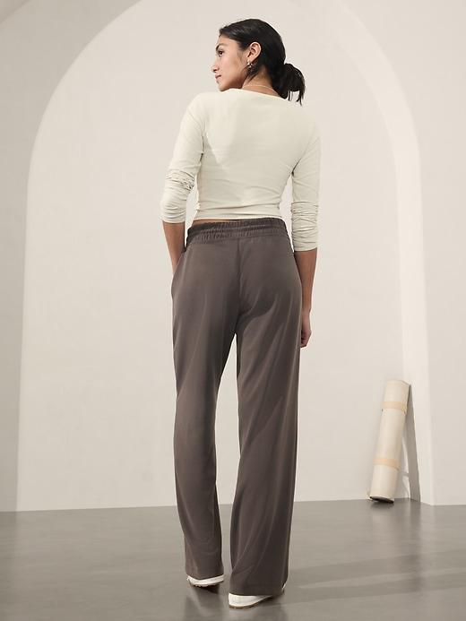Seasoft Mid Rise Straight Pant Product Image