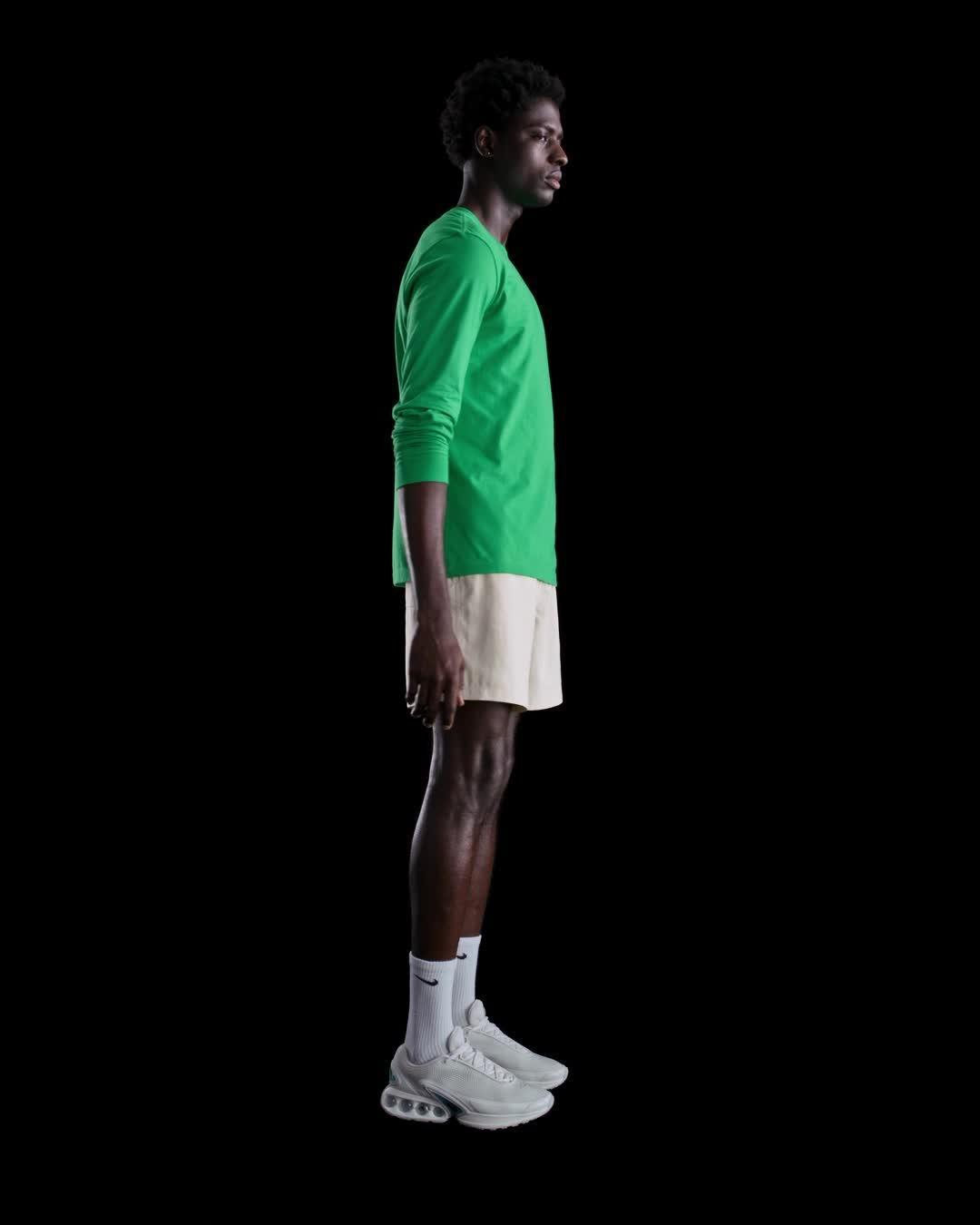 Men's Nike Sportswear Club Long-Sleeve T-Shirt Product Image