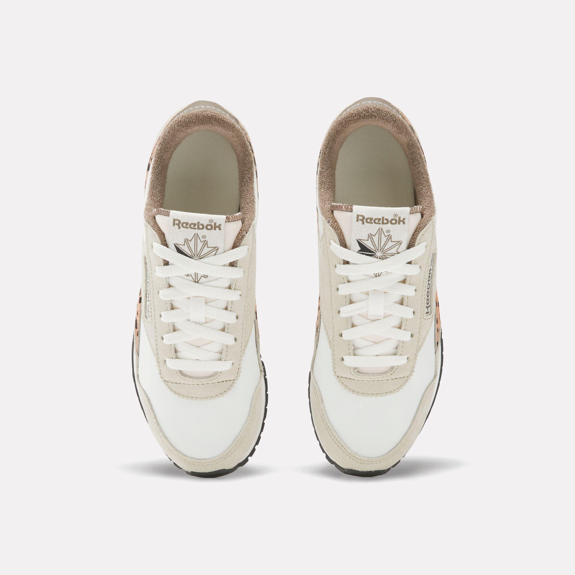 Women's Classic AZ Shoes Product Image