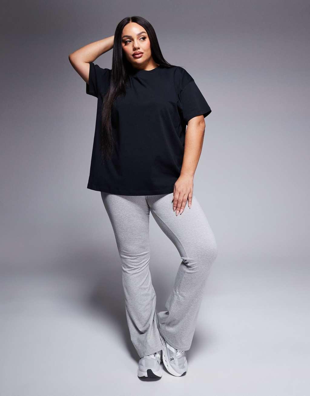 4505 Curve Icon oversized cotton t-shirt with quick dry finish in black  Product Image