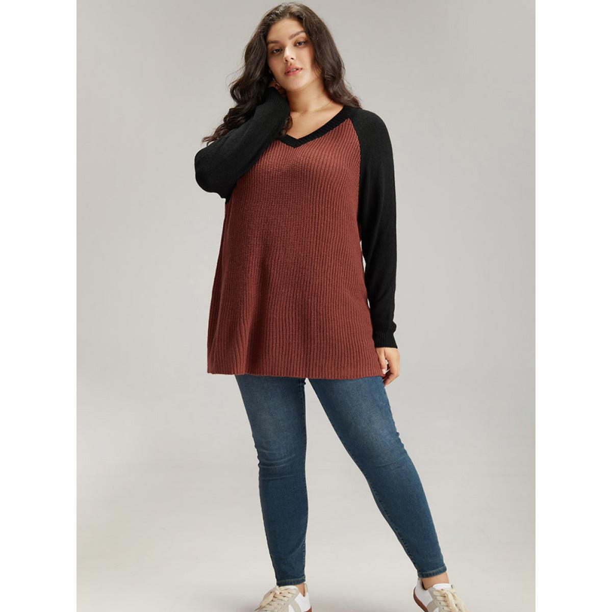 Plus Size Contrast Raglan Sleeve Plisse Pullover Rust Women Casual Loose Long Sleeve V-neck Dailywear Pullovers BloomChic 30/6X Product Image