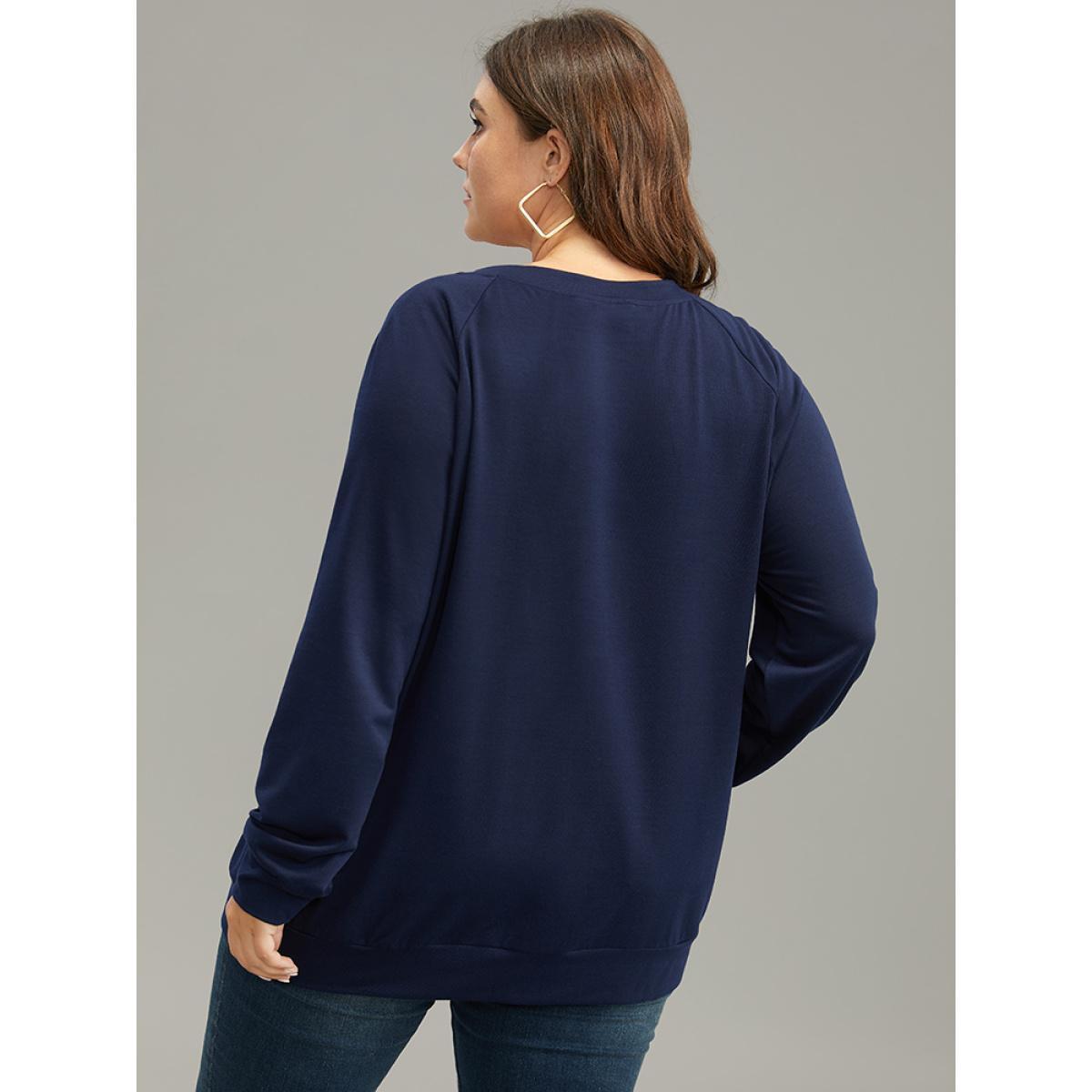 Plus Size Moon Print V Neck Raglan Sleeve Sweatshirt Women Indigo Casual Elastic cuffs Dailywear Sweatshirts BloomChic 26/4X Product Image