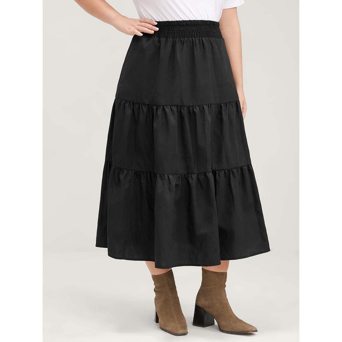 Plus Size Solid Shirred Waist Pocket Ruffle Hem Skirt Women Black Casual Shirred No stretch Pocket Dailywear Skirts BloomChic 26/4X Product Image