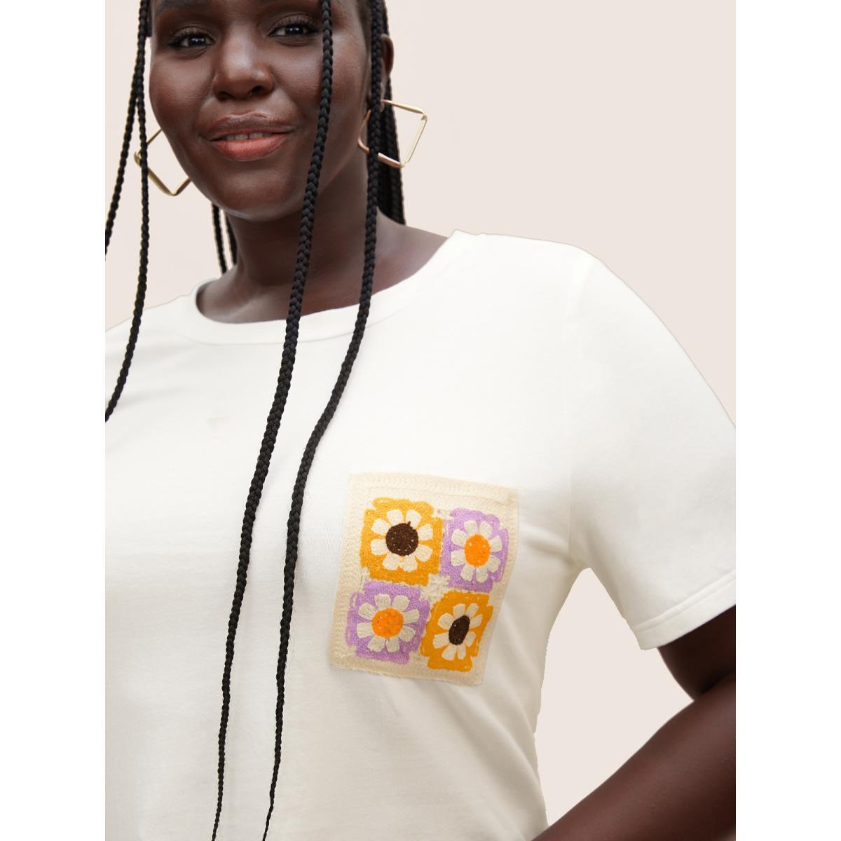 Plus Size Round Neck Crochet Floral Patch Pocket T-shirt Originalwhite Women Resort Contrast Natural Flowers Round Neck Vacation T-shirts BloomChic 18-20/2X Product Image