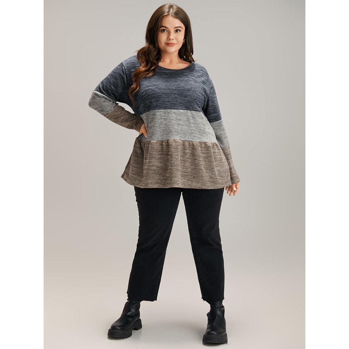 Plus Size Contrast Patchwork Gathered T-shirt Multicolor Women Casual Gathered Plain Round Neck Dailywear T-shirts BloomChic 28/5X Product Image