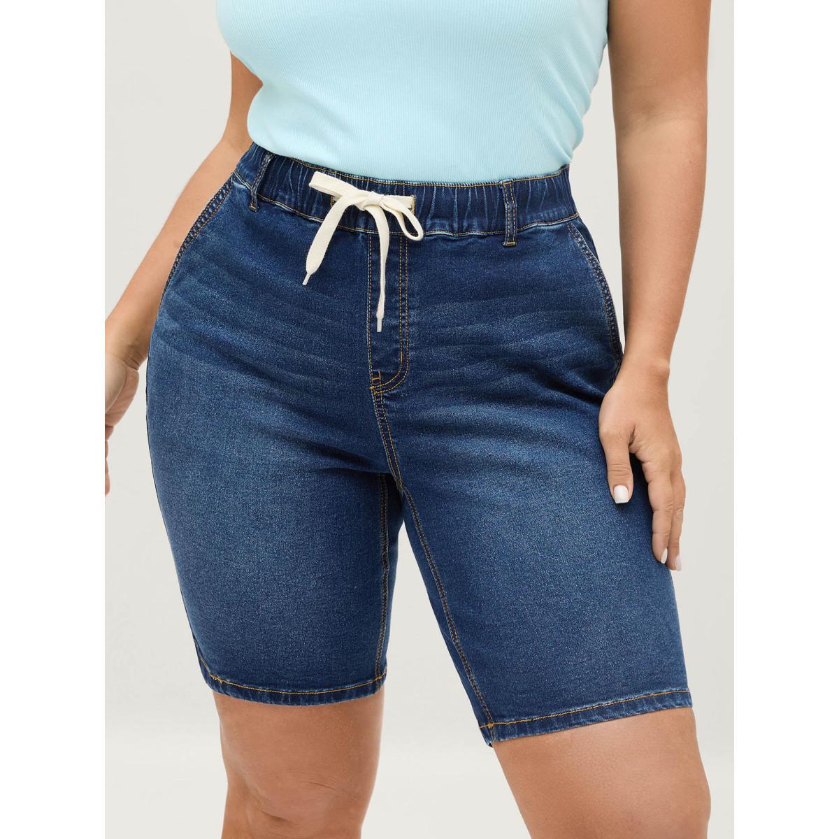 Plus Size No-Gap Waist Stretchy Denim Shorts Women Denimindigo Medium stretch Everyday-Casual Slanted pocket Denim Shorts BloomChic 12/L Product Image