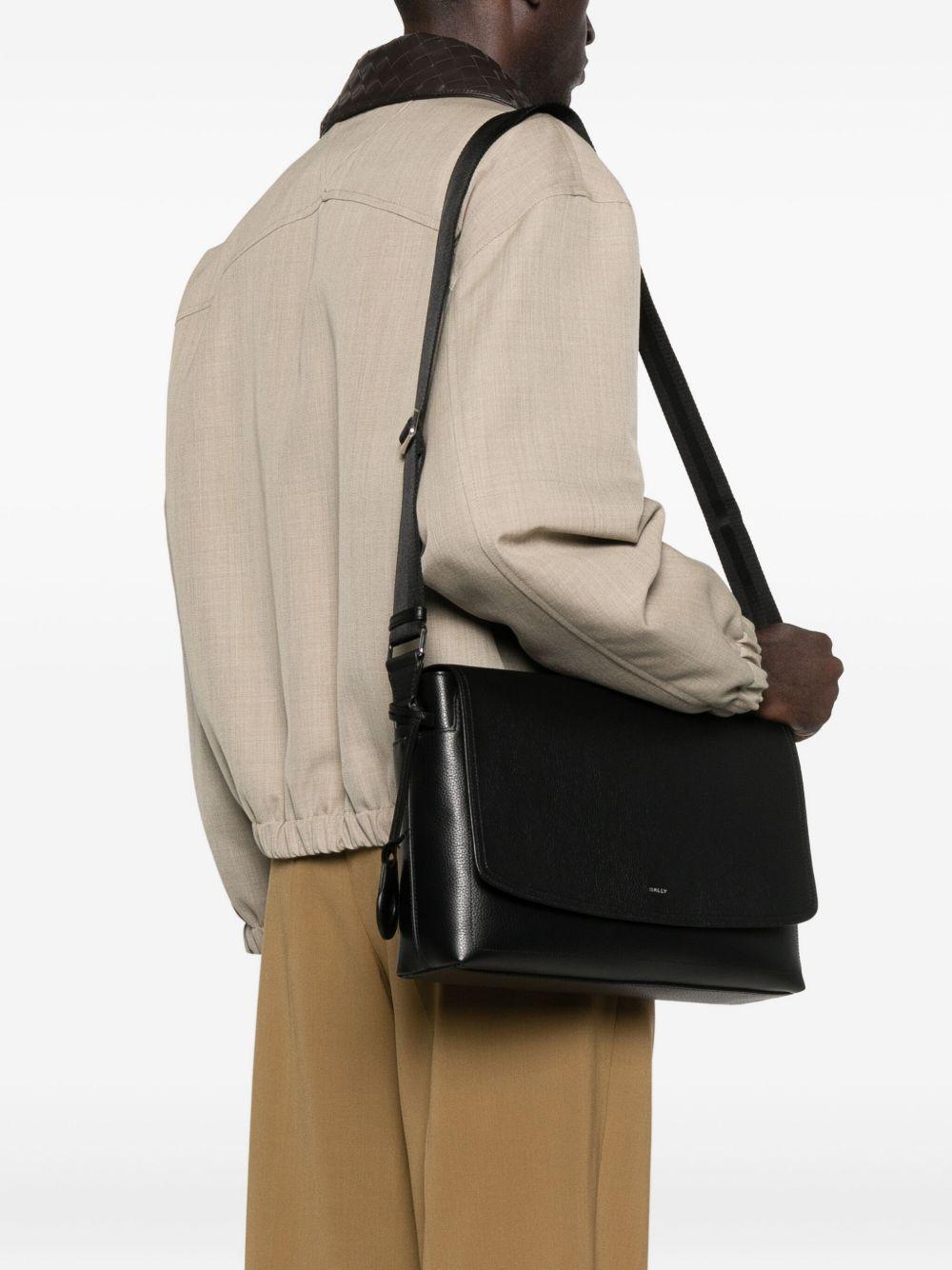 Capitol leather messenger bag Product Image