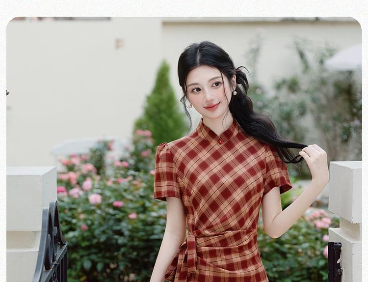 Short Sleeve Mandarin Collar Plaid Midi Bodycon Dress Product Image