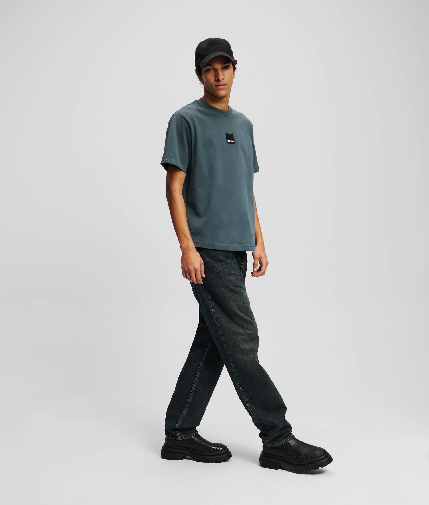 KLJ CURVED HEM T-SHIRT Product Image