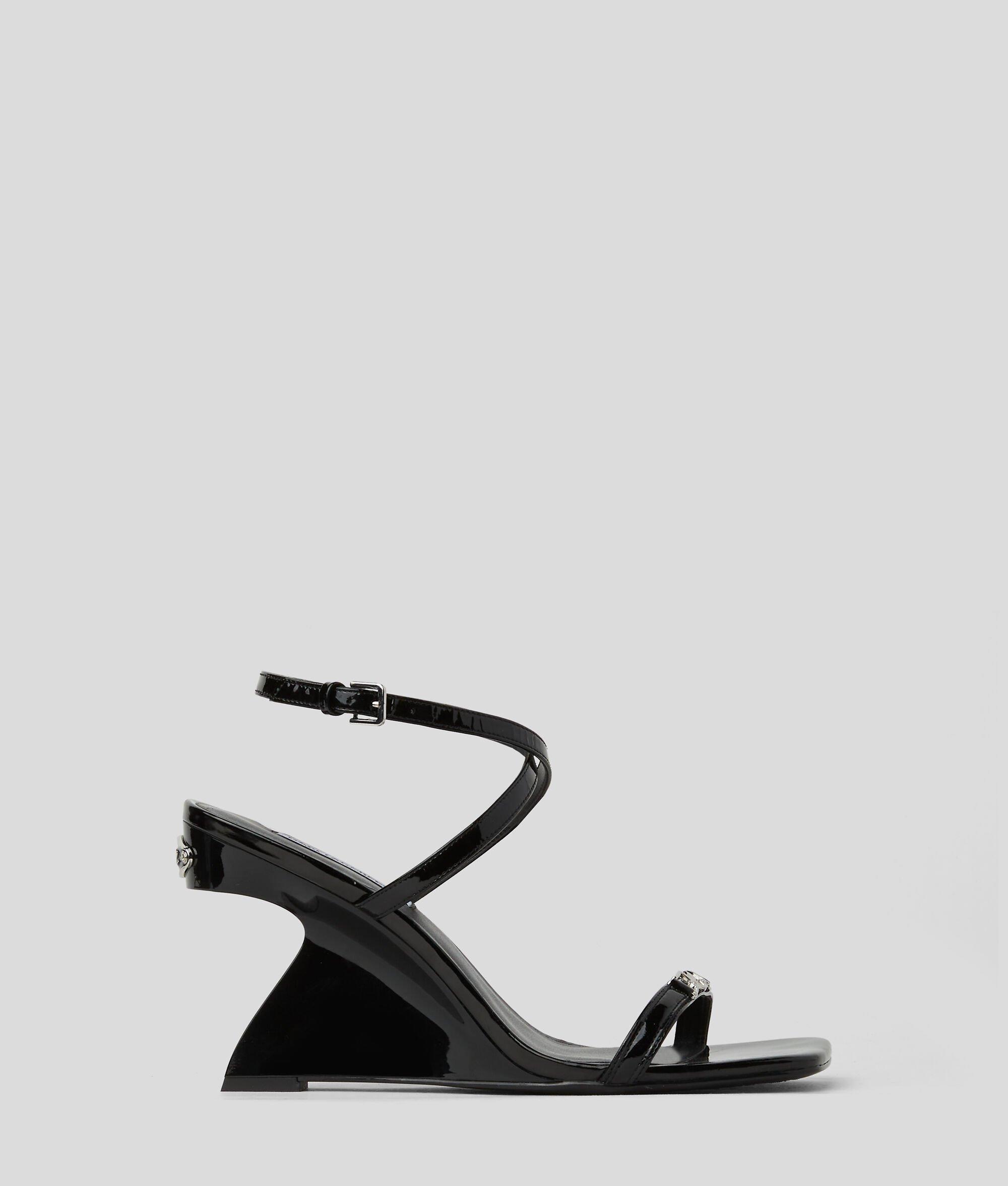 SIGNATURE WAVERLY WEDGES Product Image