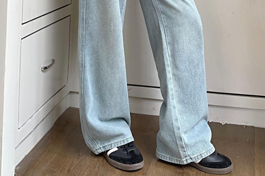 Mid Rise Washed Wide Leg Jeans Product Image