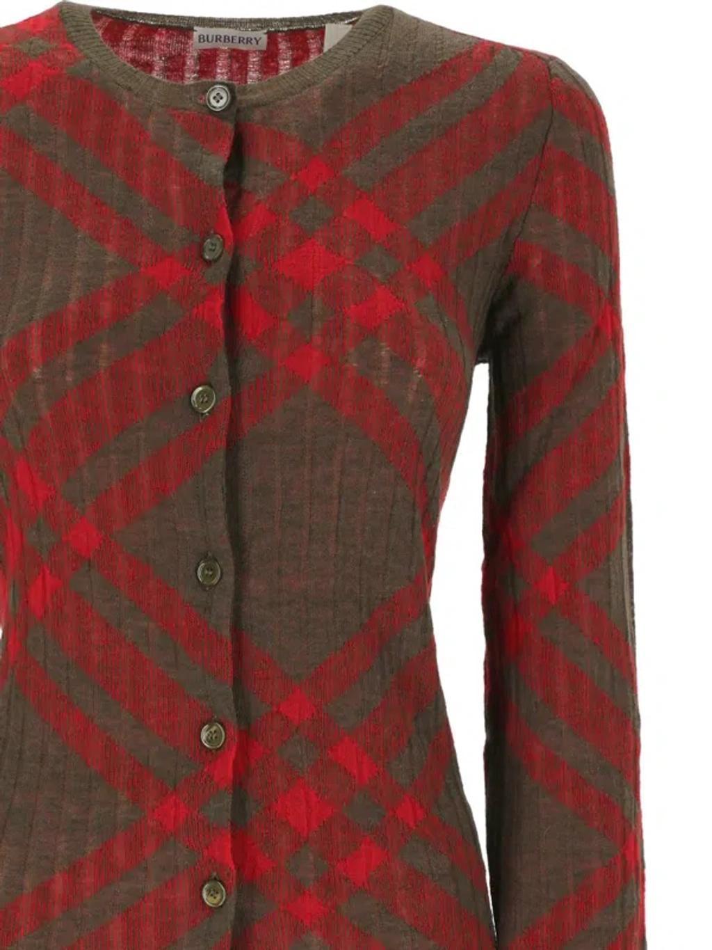 BURBERRY Checked Crewneck Button In Rot Product Image
