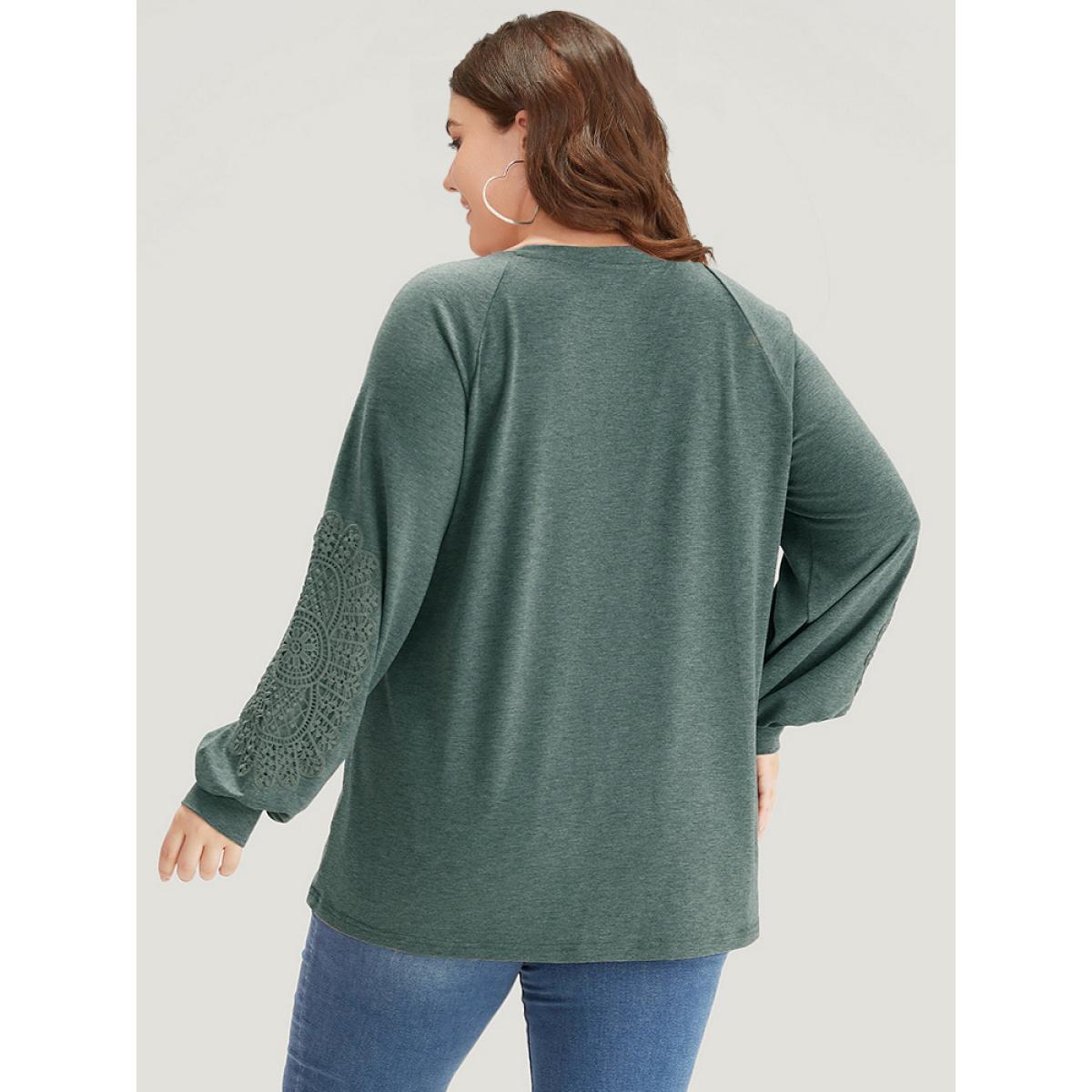 Plus Size Plain Guipure Lace V Neck Raglan Sleeve Sweatshirt Women Green Elegant Plain V-neck Dailywear Sweatshirts BloomChic 26/4X Product Image