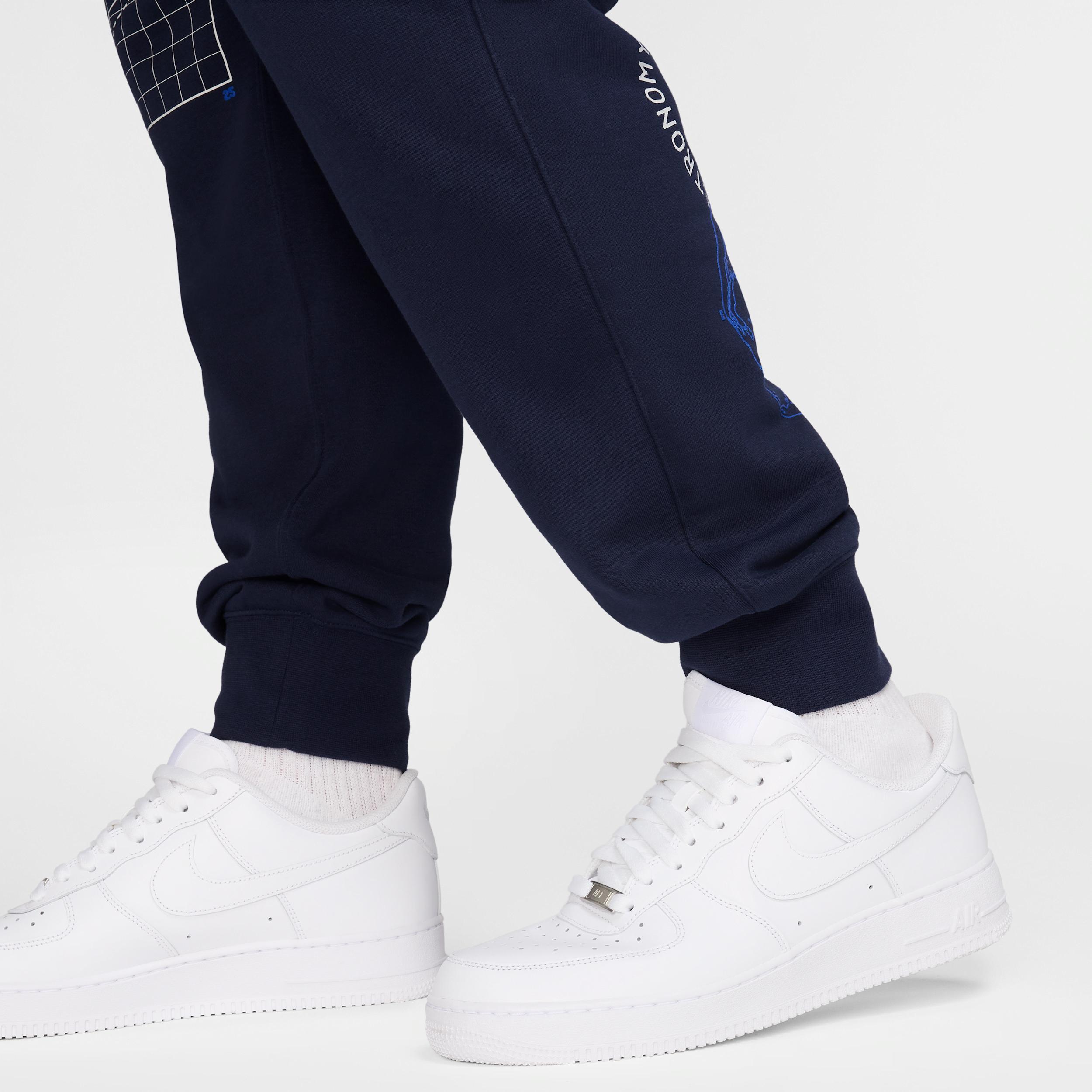 Nike Men's Club French Terry Jogger Pants Product Image
