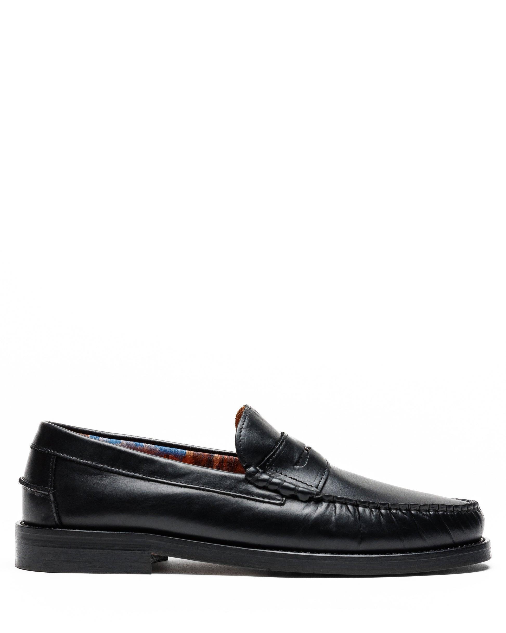 Riviera Black Leather Product Image