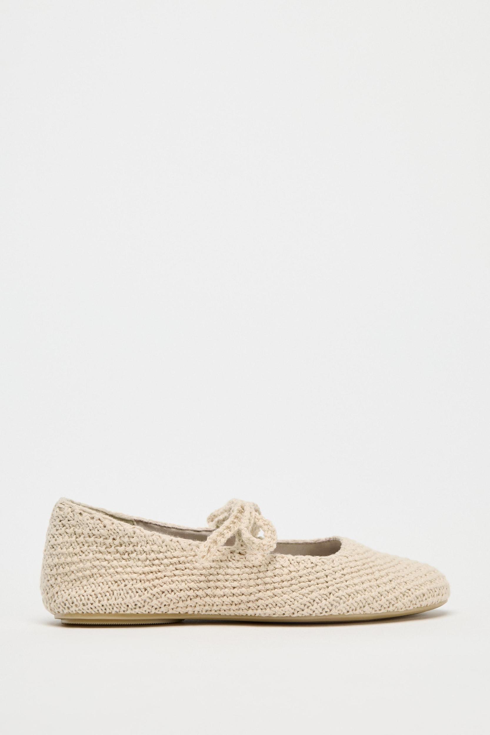 CROCHET BOW BALLET FLATS Product Image