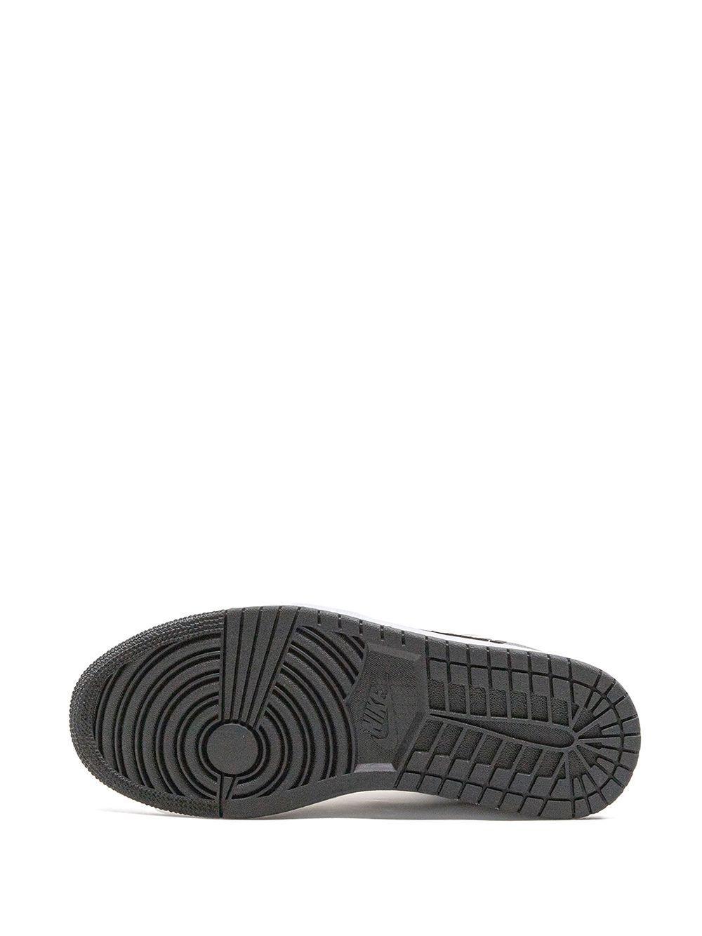 Air Jordan 1 Low "Light Smoke Grey" sneakers Product Image