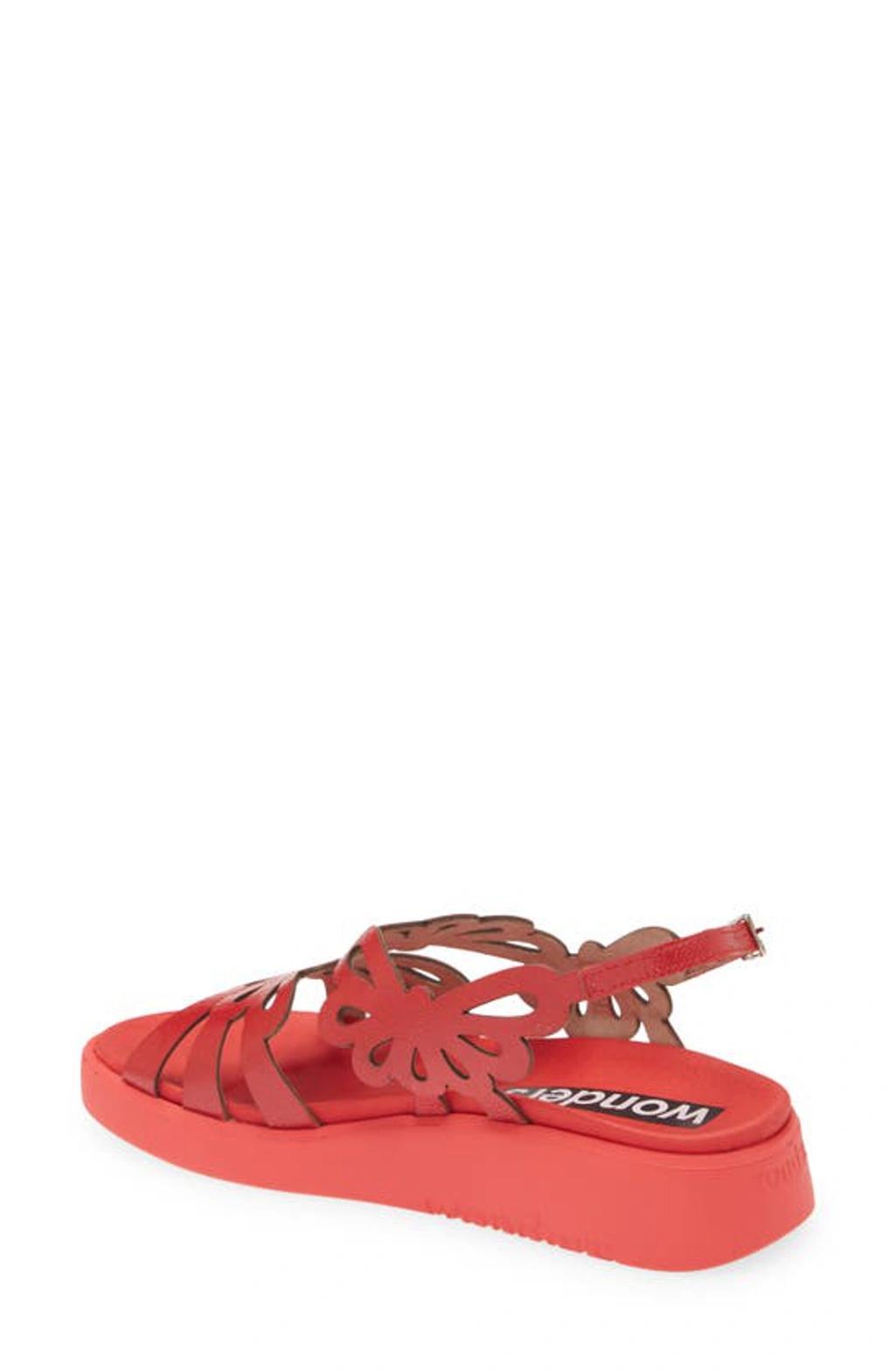 WONDERS Platform Slingback Sandal In Lack Rojo Product Image