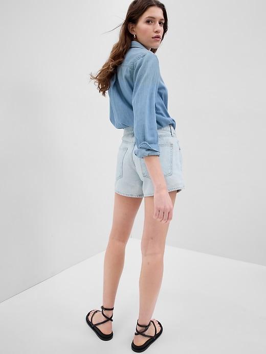 4" Low Rise Stride Denim Shorts Product Image