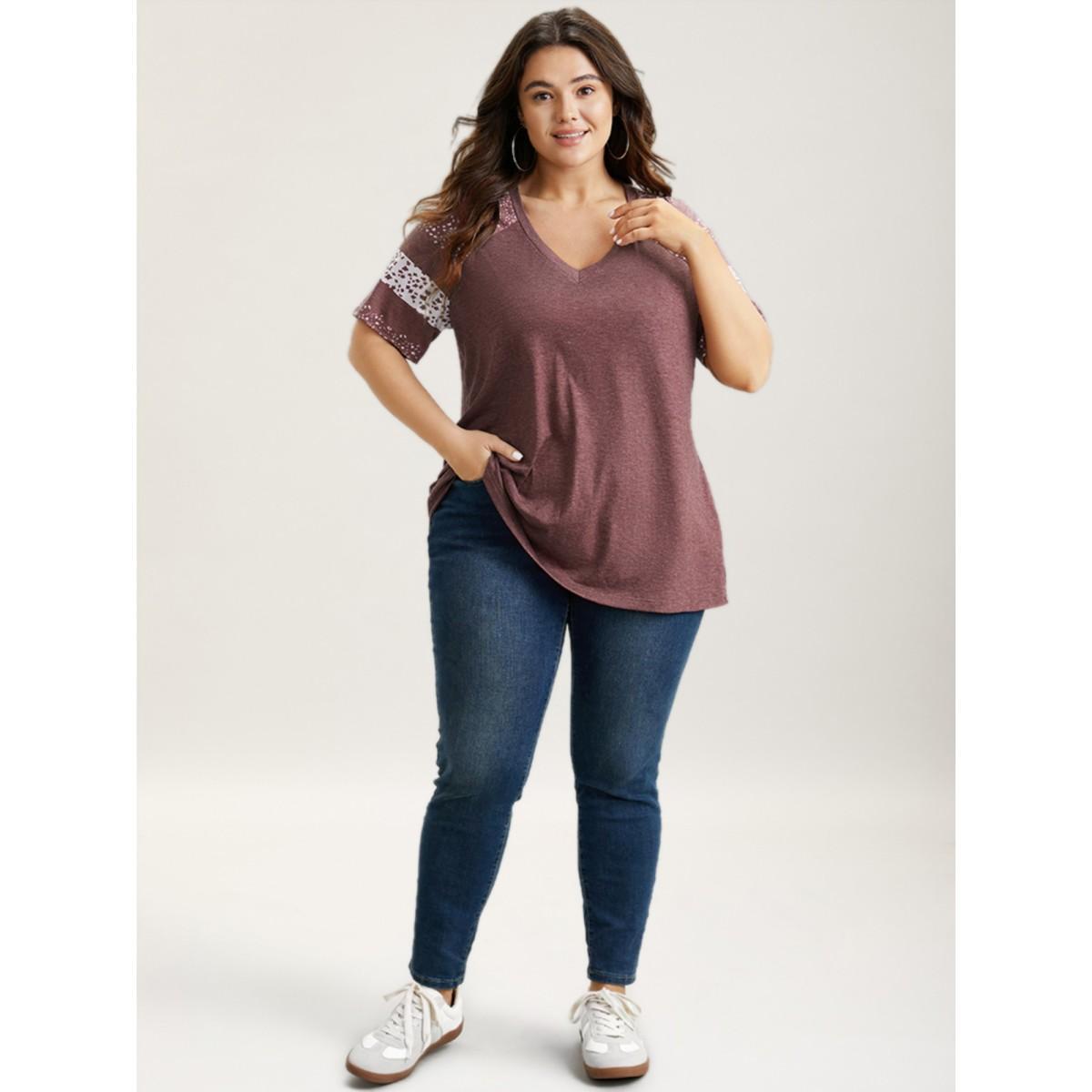 Plus Size Ditsy Floral Colorblock Contrast Raglan Sleeve T-shirt Blue Women Casual Contrast Ditsy Floral V-neck Everyday T-shirts BloomChic 10/M Product Image