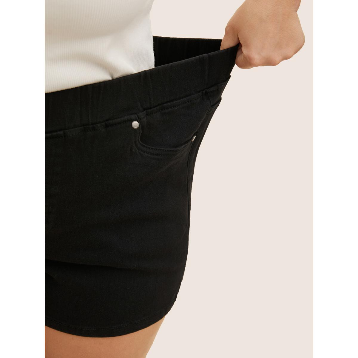 Plus Size Black Wash Slit Hem Slim Denim Shorts Women Denimblack Slit High stretch Everyday Slanted pocket Casual Denim Shorts BloomChic 20/2X Product Image