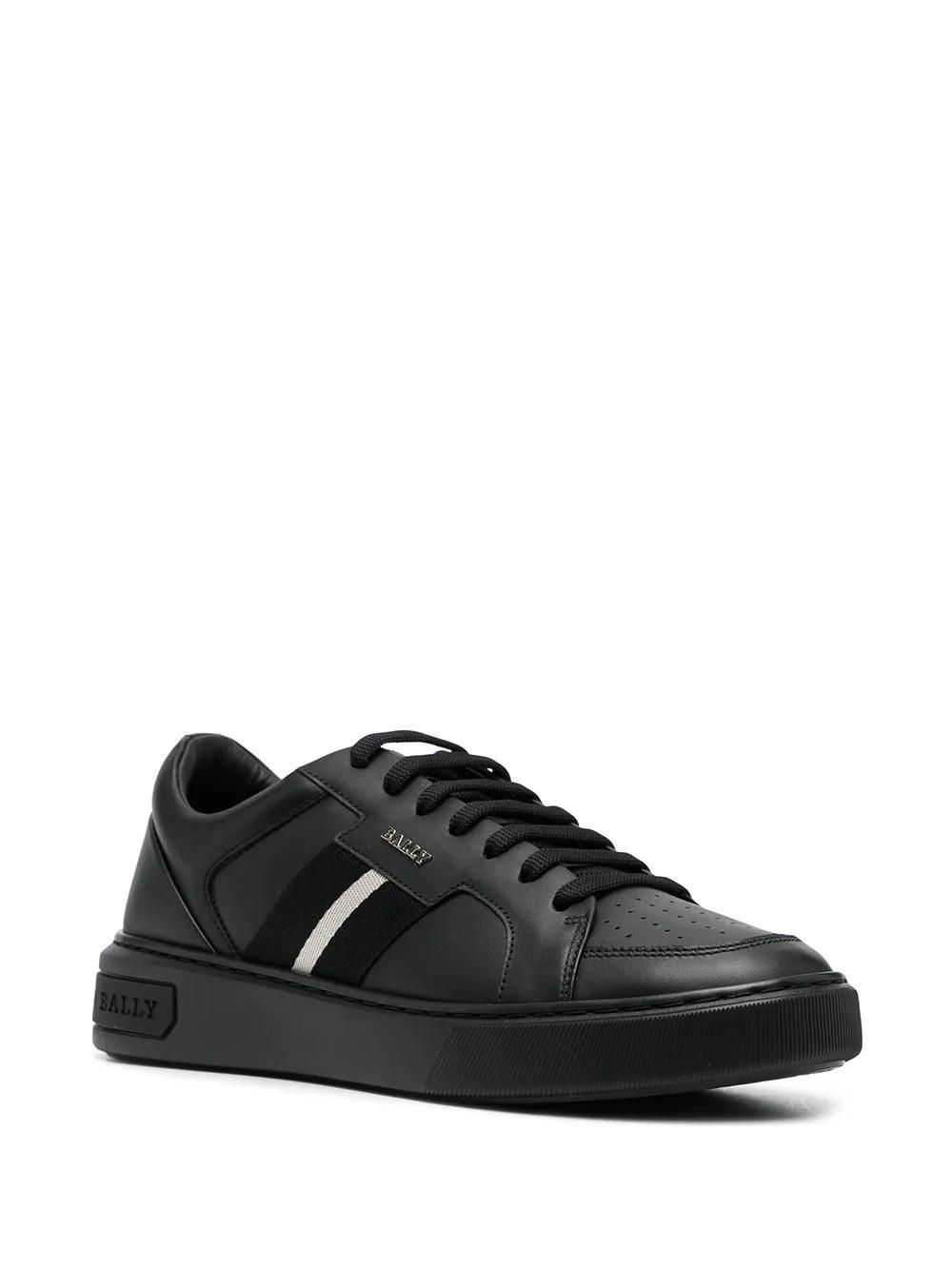 low top logo-plaque sneakers Product Image