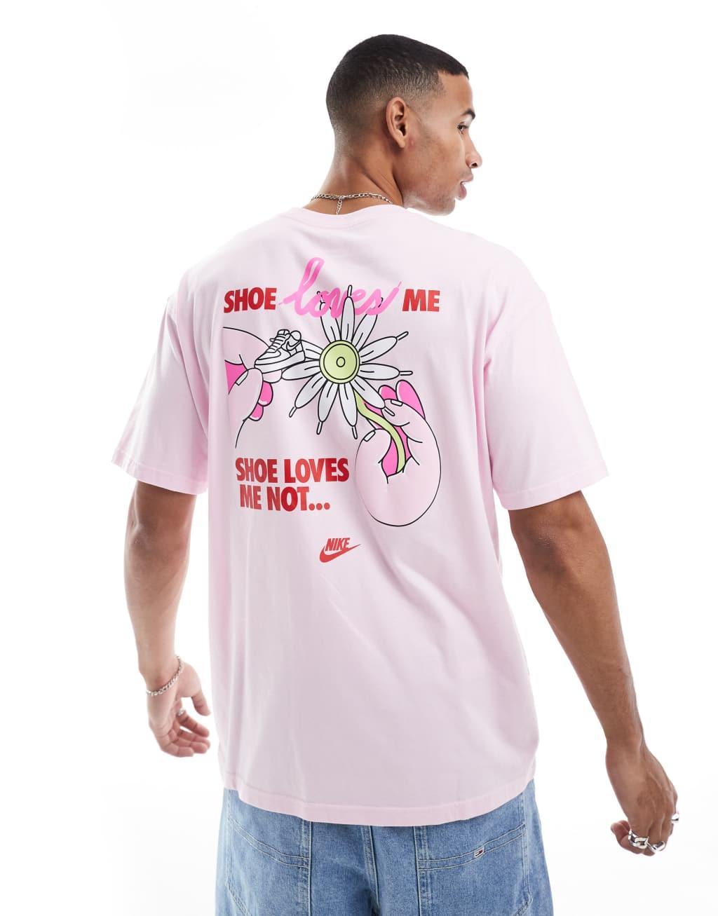 Nike Valentine's Day graphic t-shirt in pink Product Image