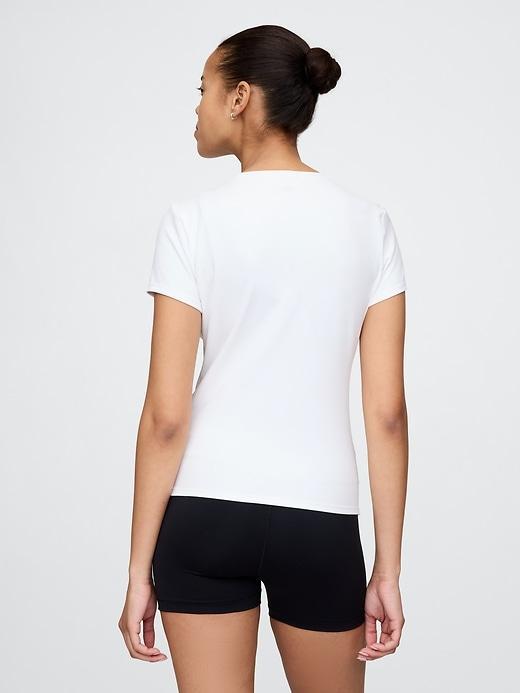 GapFit Lightweight Performance T-Shirt Product Image