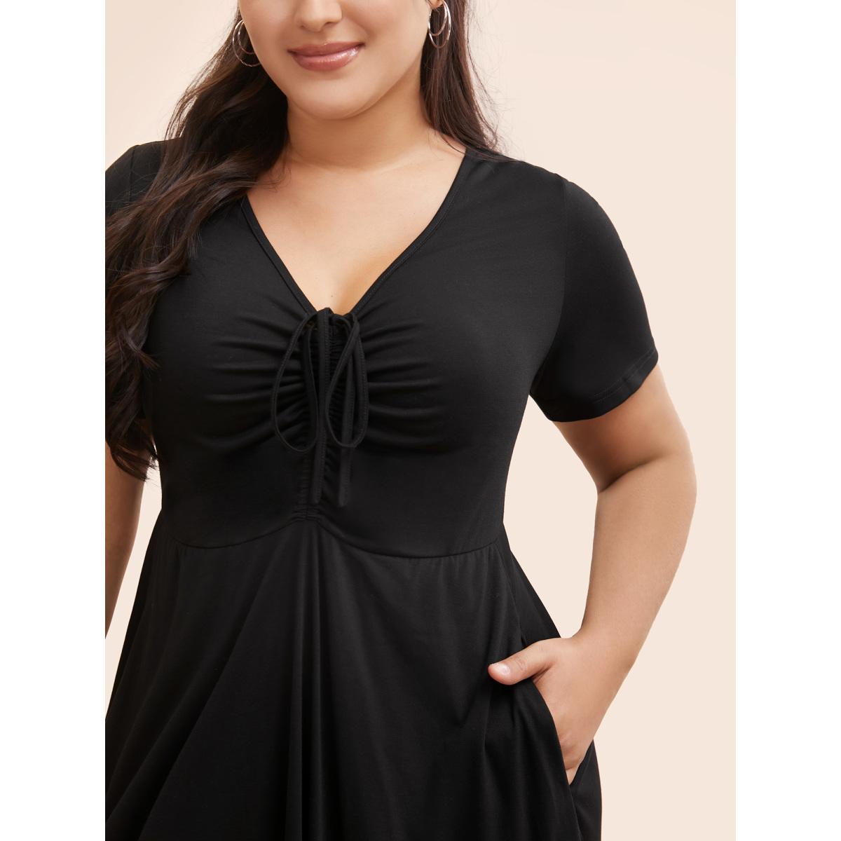 Plus Size Solid Drawstring Ruched Curved Hem Dress Black Women Elegant Gathered V-neck Short sleeve Curvy BloomChic 14-16/1X Product Image