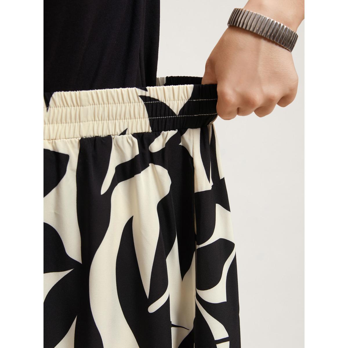 Plus Size Leaf Print Stretchy-Waist Midi Skirt Women Apricot Elegant Contrast Loose No stretch Slanted pocket Everyday Skirts BloomChic 12/L Product Image
