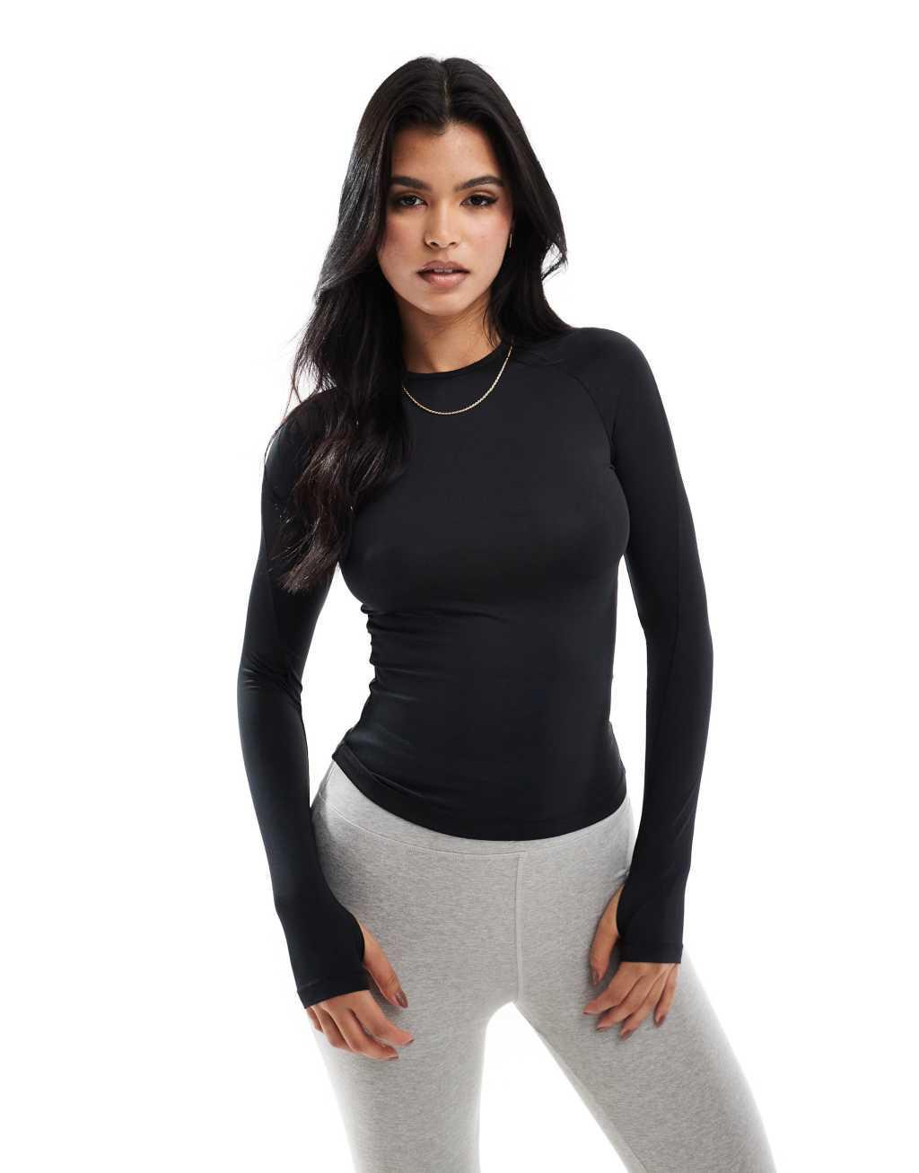 4505 Icon slim fit active long sleeve top in black  Product Image