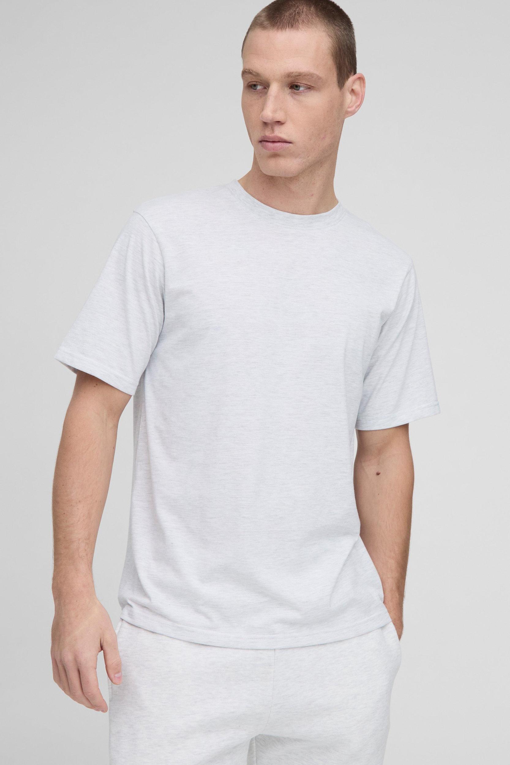 Regular Fit Basic Crew Neck T-shirt | boohooMAN USA Product Image