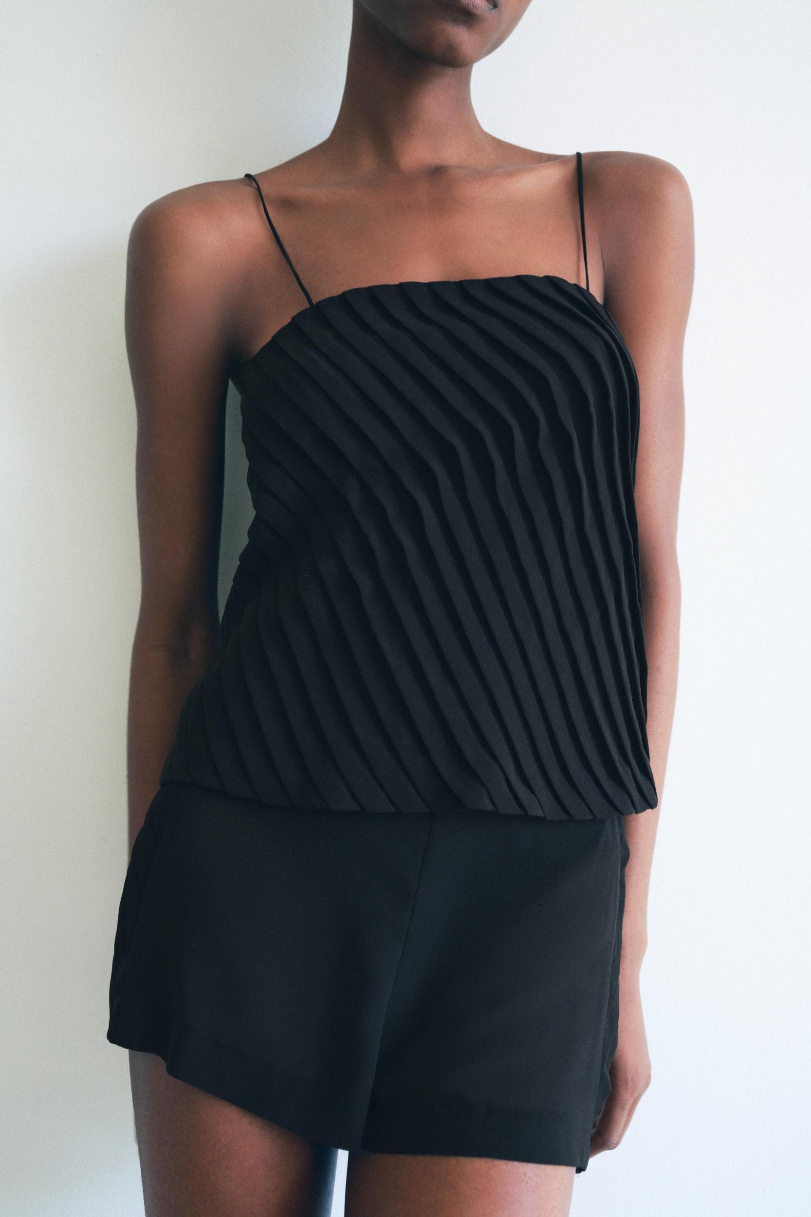 PLEATED SHORTS Product Image
