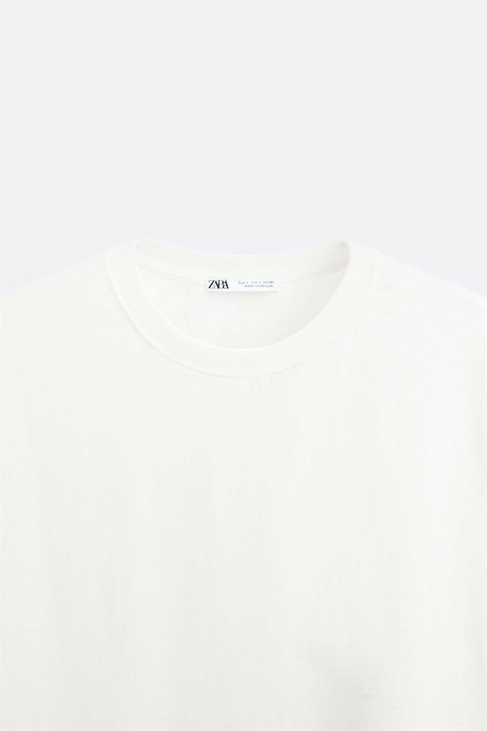 SLEEVELESS TOP Product Image