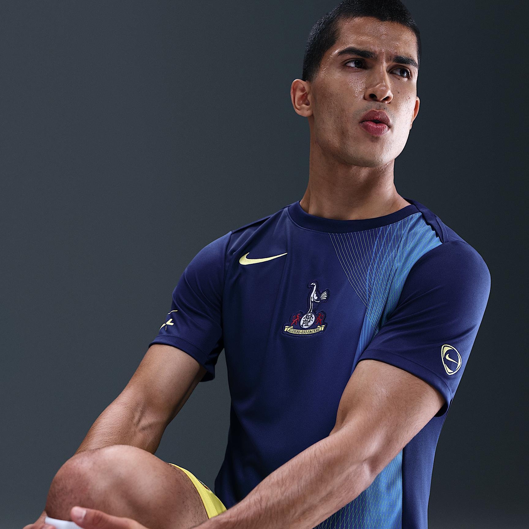 Tottenham Hotspur Academy Pro Third Men's Nike Dri-FIT Total 90 Soccer Pre-Match Top Product Image